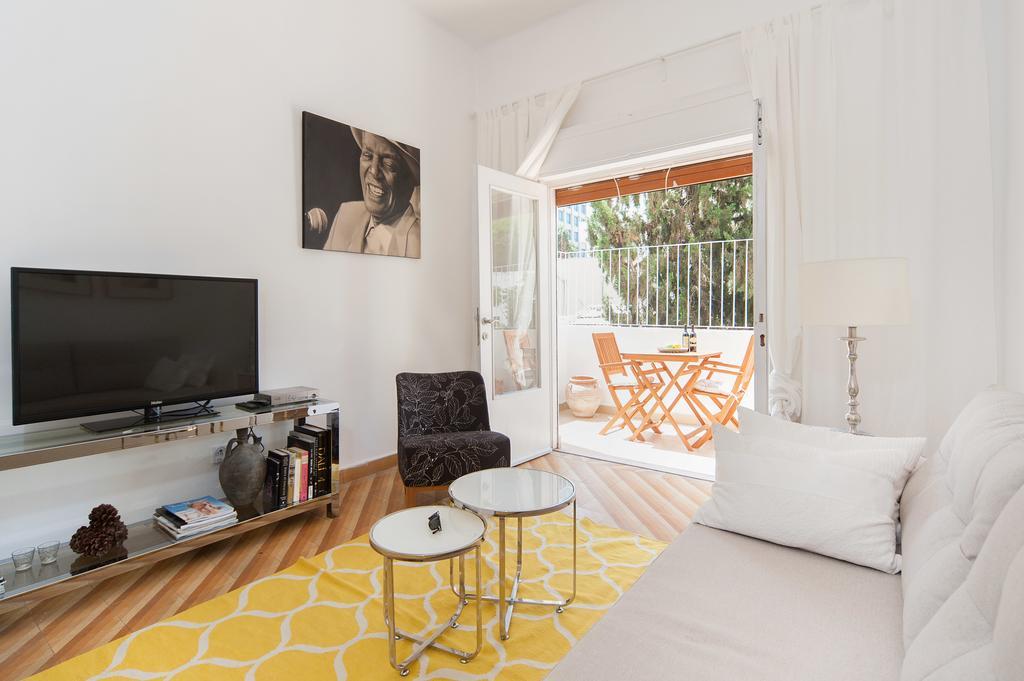 Charming 2Bd Apt W/ Balcony By Sea N' Rent Tel Aviv Habitación foto